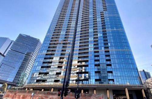 Docklands Apartment | Great location 2B1B free parking