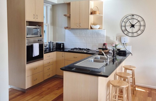 South Yarra House | Great Location, 3 Bedroom House with Off Street Parking
