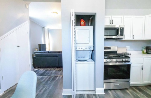 Bridgeport Apartment | Great Location. 5min to McCormick place. Downtown. Chinatown