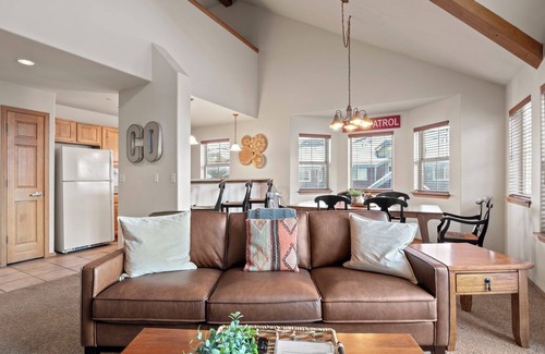 Frisco Condo | Great Location. Hot Tub. Nice Views.Balcony.