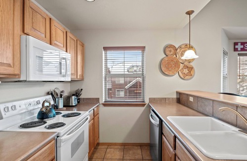 Frisco Condo | Great Location. Hot Tub. Nice Views.Balcony.