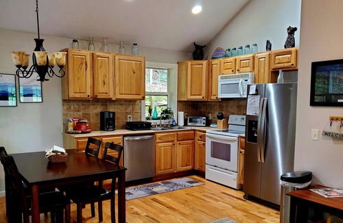 Mill Ridge House | Great Location in the High Country