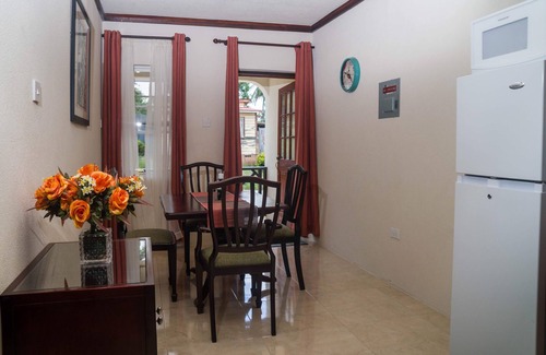 Arthurs Seat Apartment | Great location. Lovely two 2 bedroom apartment in Warrens Terrace East.