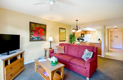 Park Shore Condo | Great Location! Modern Suite with Private Balcony