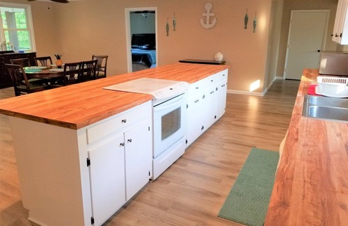 Eutawville House | Great Location on Southern shoreline of Lake Marion