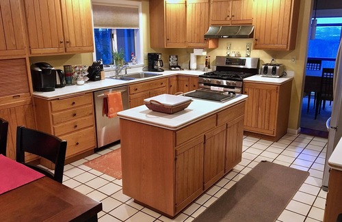 Belmont House | Great Location - Spectacular Home & Views!