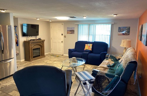 Tahitian Homes House | GREAT LOCATION WATERFRONT, HEATED POOL! BEAUTIFUL SUNSETS, ALL PETS STAY FREE!