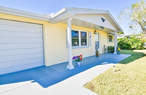 Tahitian Homes House | GREAT LOCATION WATERFRONT, HEATED POOL! BEAUTIFUL SUNSETS, ALL PETS STAY FREE!