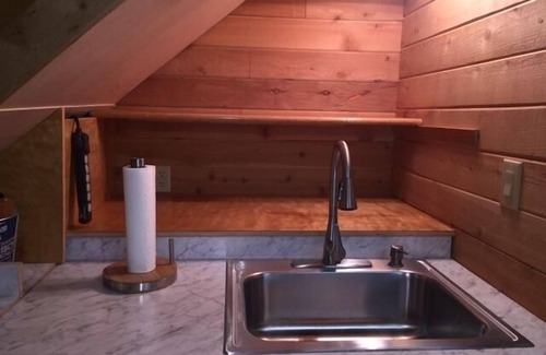 Avery Cabin | Great multi level home - Central heat & A/C, wi-fi, pool table, pets OK