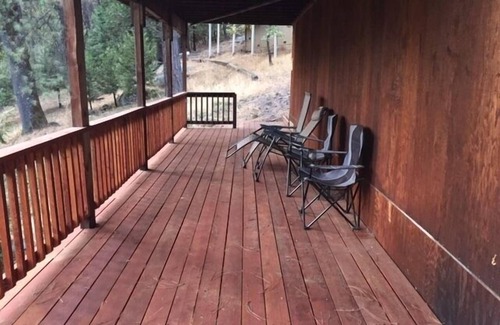 Avery Cabin | Great multi level home - Central heat & A/C, wi-fi, pool table, pets OK