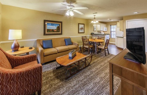 South Lee Hotel | Great Place - 2 BD - Kitchen - Pool