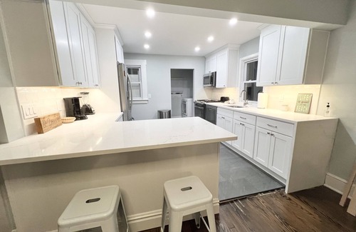 Wall House | Great rate for adorable beach cottage. Two blocks to sea and sand!