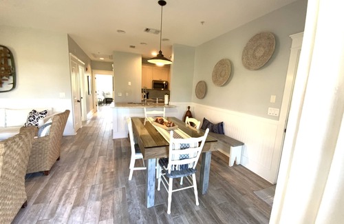 Rosemary Beach Condo | Great rates in Rosemary Beach, 2 bikes; beautiful condo overlooking green space!