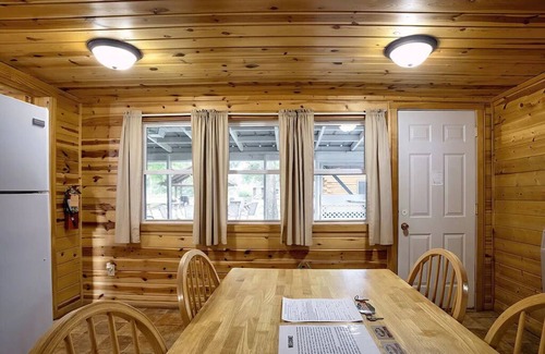 Buffalo City Cabin | Great River Road Cabin on the Mississippi Backwaters Crane Cabin