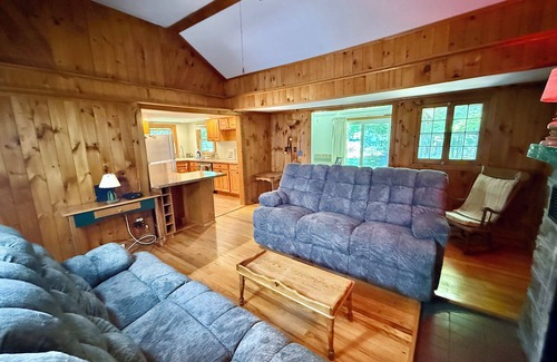 Northville Cabin | Great Sacandaga Lake 4 Season Cabin - Leaf Peeping Availability!
