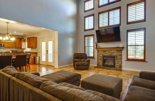 Kaysville House | Great Salt Lake House: 5,000 Sq Ft, Mtn Views!