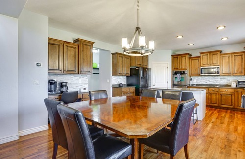 Kaysville House | Great Salt Lake House: 5,000 Sq Ft, Mtn Views!