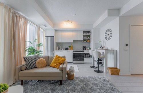 Fletchers Creek South Apartment | Great Stay | Modern New Studio Retreat | Brampton