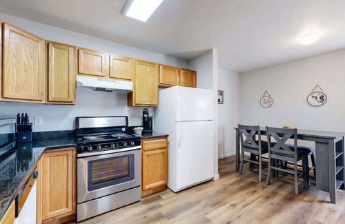 Brighton Apartment | Great Two King Bedroom Spot Close to the Airport with King beds and great layout