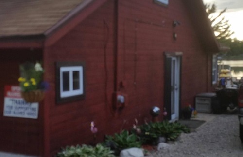Lapeer Cottage | great up north feeling