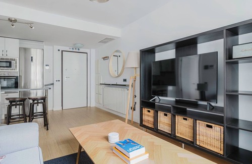 Hortaleza Apartment | Great Valdebebas 1BR w/Gym, Padel & Pool, by Blueground