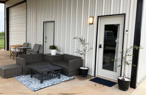 Palo Pinto County House | Greek Escape near to PK Lake, State Parks, Mineral Wells, Shops & Eateries