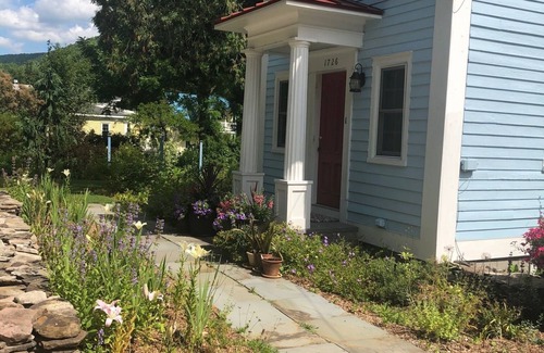 Fultonham House | Greek Revival cottage