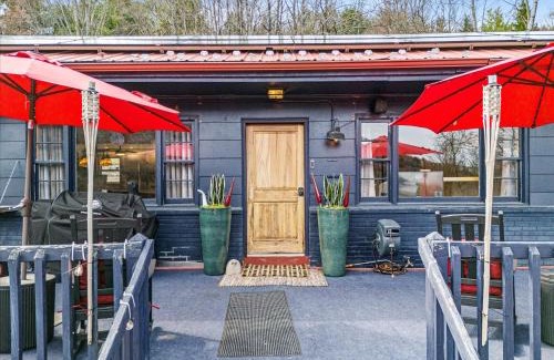 Hancock Hotel | Green Acres Retreat