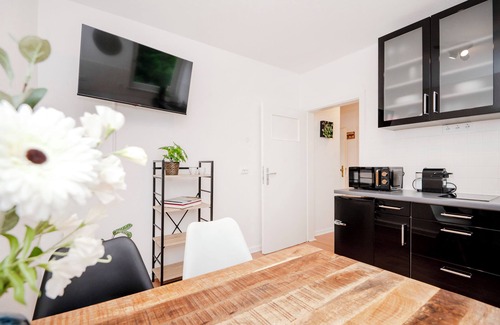 Kray Apartment | Green Apartment for 4 | Food, Kitchen, Netflix