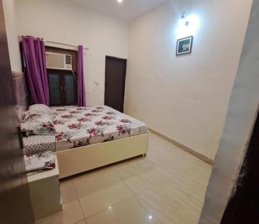 Udyog Vihar Apartment | Green Bacchus stays