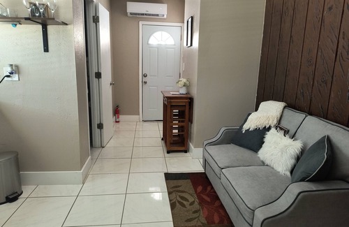 Town N County Park Apartment | Green Castle Suite in Tampa