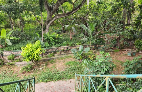 Runaway Bay Villa | Green Creek Oasis 5-bed, sleep 12, Villa with AC, WiFi, Pool and Beachn
