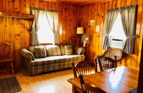 Green Gables Cottage | Green Gables Bungalow Court