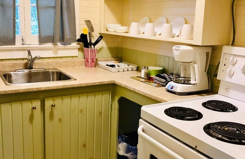Green Gables Cottage | Green Gables Bungalow Court