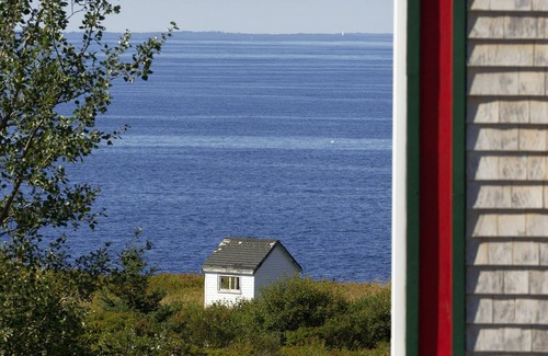 Peggy's Cove Apartment | GREEN GABLES Lobster Trap