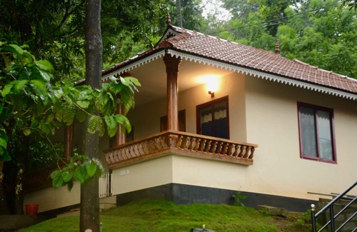 Vayittiri Villa | Green Garden Daisy Villa - Double Bed Room