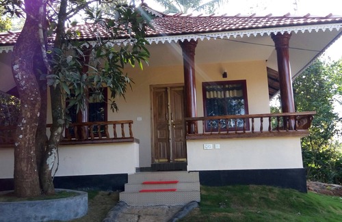 Vayittiri Villa | Green Garden Daisy Villa - Double Bed Room
