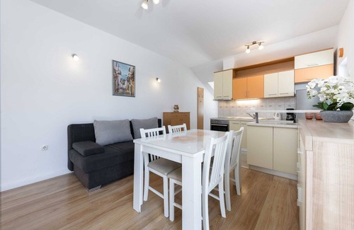 Babin Kuk Apartment | Green Hills Apartment - One Bedroom Apartment with Balcony and Sea View