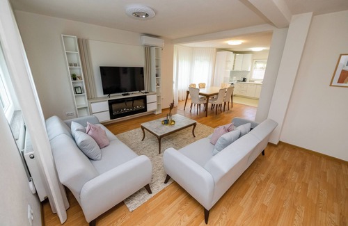 Hadzici Villa | Green Hills Resort