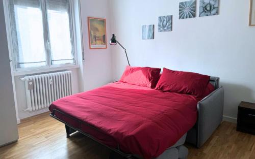Dergano Apartment | Green House- 1 min metro - 15 min Duomo