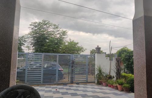 Varanasi House | Green Meadows Homestay