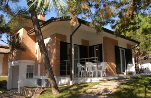 Lignano Pineta Villa | Green Retreat Dream Villa with Garden - Beahost