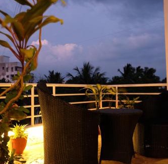 Kolhapur Apartment | Green Roof - Family Room