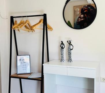 Marathopoli House | Green room