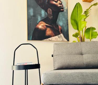 Marathopoli House | Green room