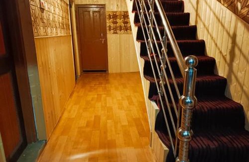 Laripora House | Green Street