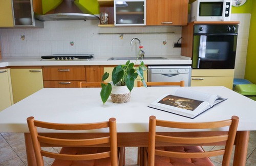 Diano d'Alba Apartment | GREEN SUNNY with garden surrounded by nature