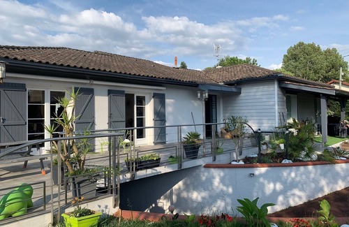 Talence House | Green townhouse!