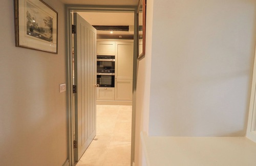 Windermere Cottage | GREEN YEW, pet friendly, with a garden in Bowness-On-Windermere