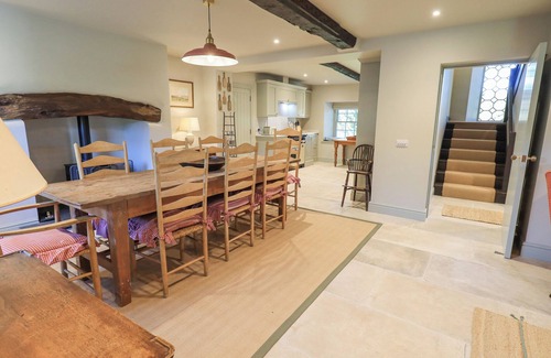 Windermere Cottage | GREEN YEW, pet friendly, with a garden in Bowness-On-Windermere